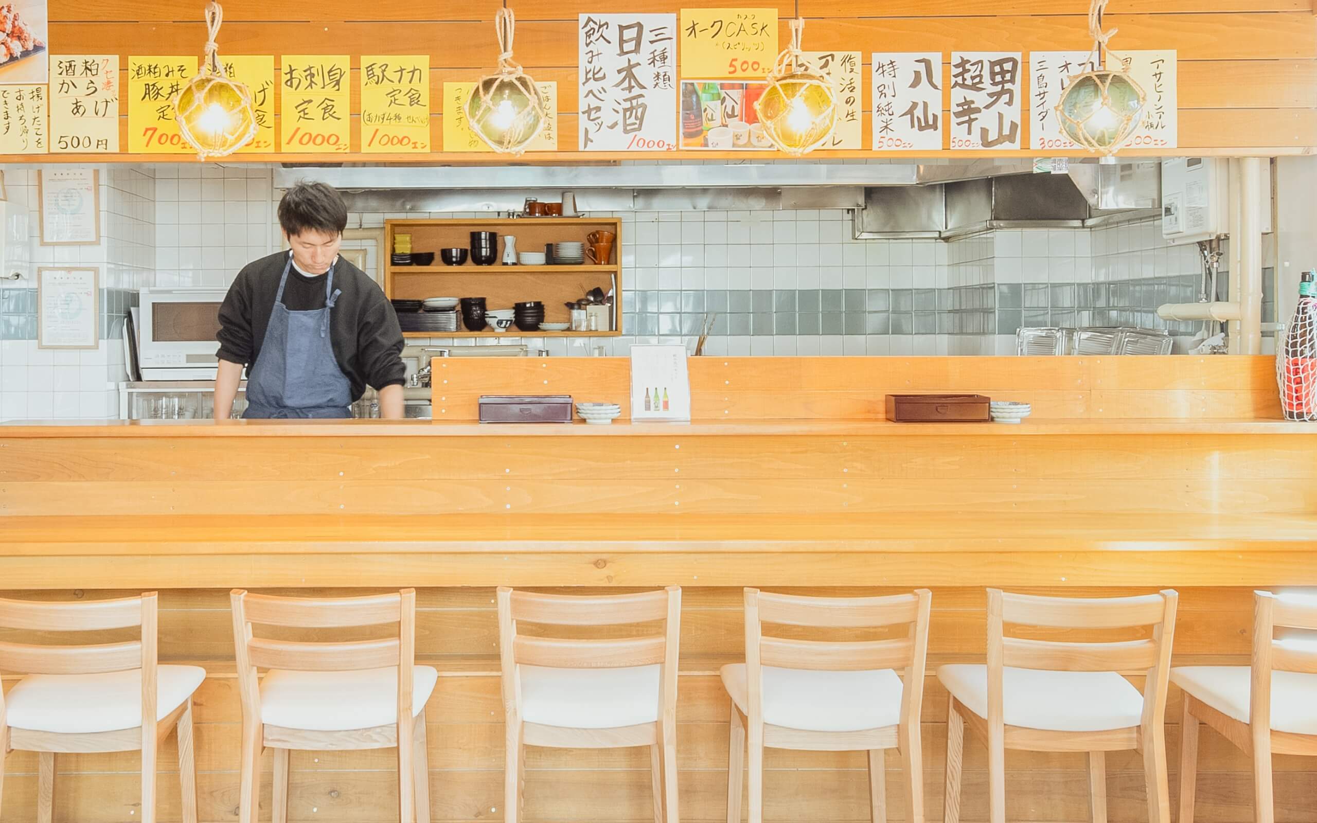 駅ナカ酒場 むつみなと 店内風景